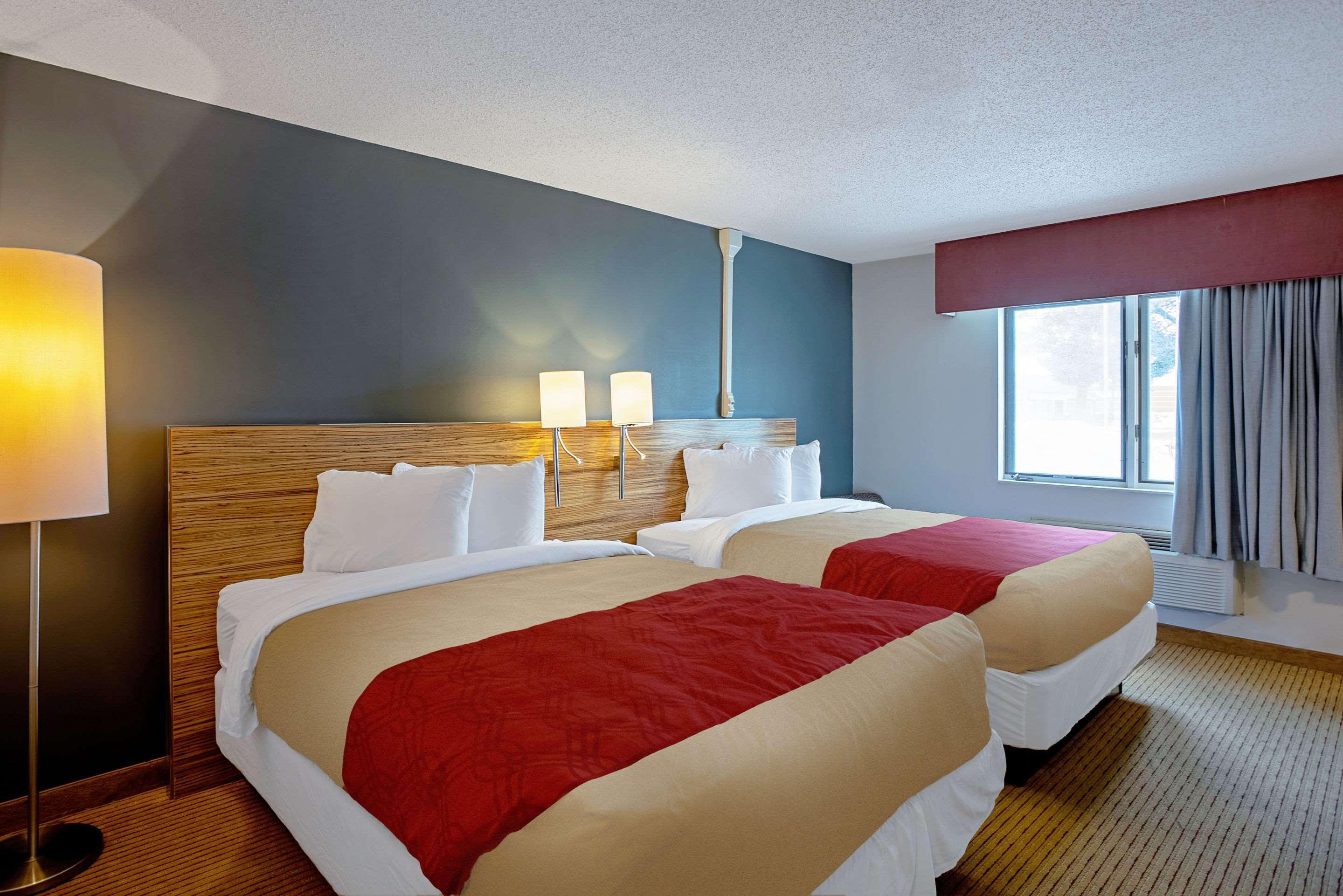 Quality Inn Frontier At Us Hwy 30 Clinton Exterior photo