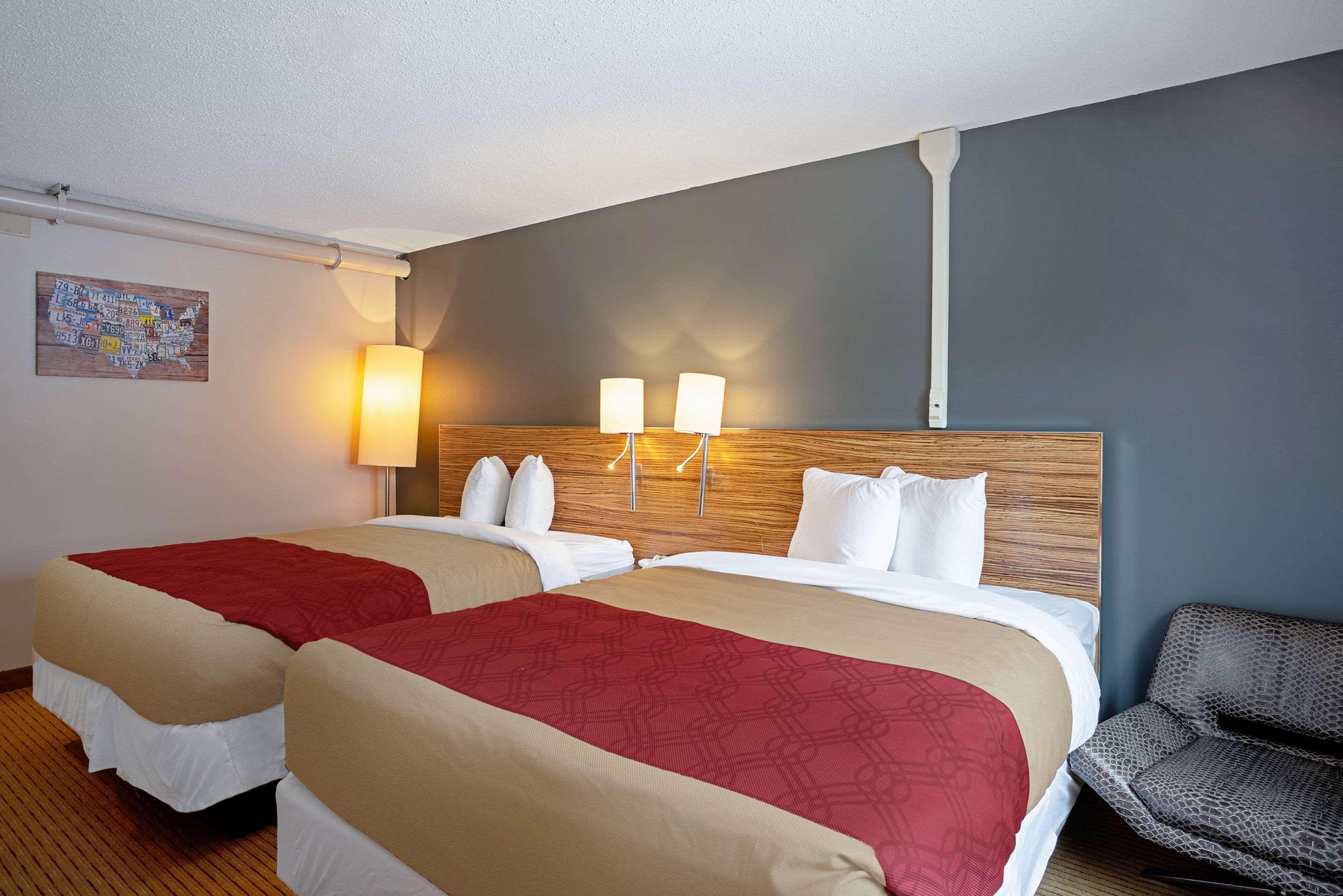 Quality Inn Frontier At Us Hwy 30 Clinton Exterior photo