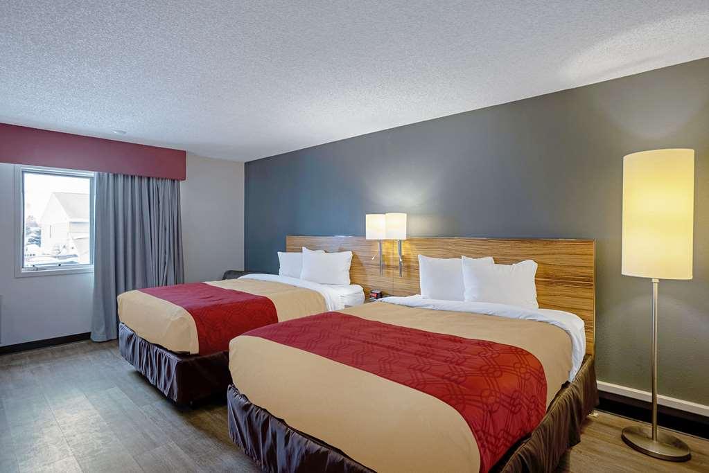Quality Inn Frontier At Us Hwy 30 Clinton Room photo